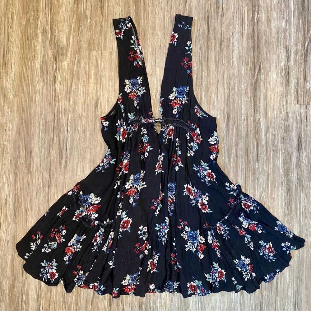 American Threads Low Cut Flowy Floral Dress - Size Small - Picture 1 of 16